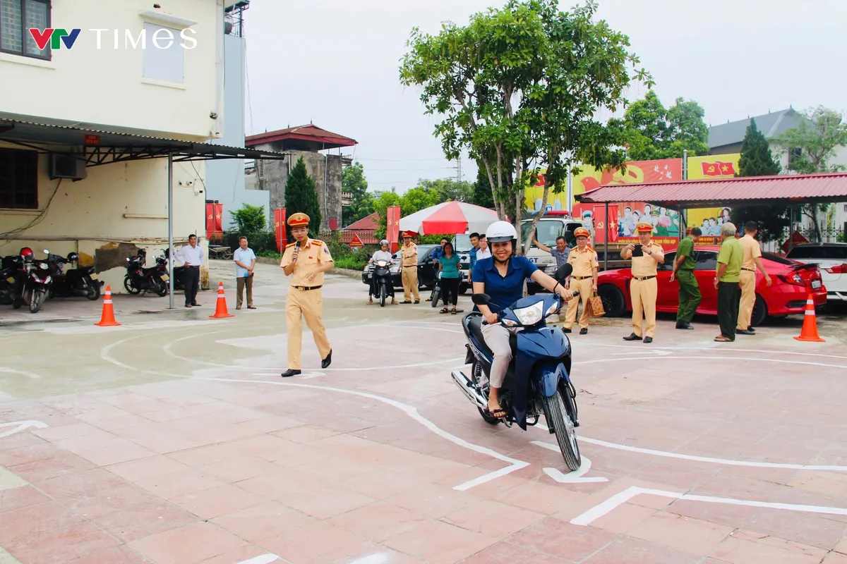 Th&aacute;i Nguy&ecirc;n: Th&iacute; điểm chiến dịch đ&agrave;o tạo kỹ năng l&aacute;i xe an to&agrave;n, xử l&yacute; hơn 1.800 trường hợp vi phạm giao th&ocirc;ng - Ảnh 2.