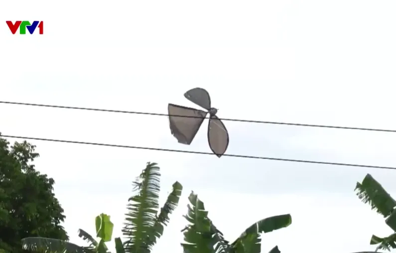 Thả diều, c&acirc;u c&aacute; gần lưới điện: Th&uacute; vui tiềm ẩn hiểm họa chết người - Ảnh 3.