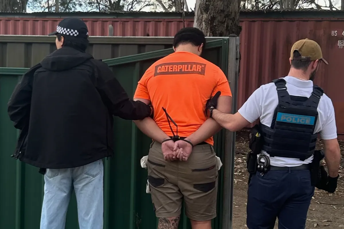 Australia thu giữ kỷ lục 2,7 tấn cocaine chôn dưới đất- Ảnh 1. Australia thu giữ kỷ lục 2,7 tấn cocaine chôn dưới đất- Ảnh 1.