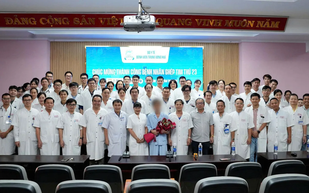 Bệnh nhân cuối cùng trong số 6 trường hợp nhận mô, tạng từ cùng một người hiến chết não, đã hồi phục ổn định sau ca ghép tim và được ra viện.  Ảnh: Bệnh viện Trung ương Huế
