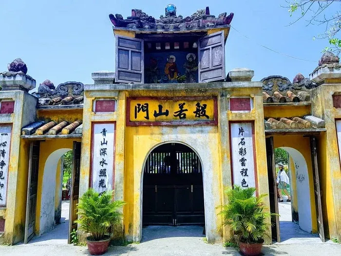 Ch&ugrave;a Hải Tạng: Ng&ocirc;i cổ tự hơn 270 năm tuổi giữa l&ograve;ng C&ugrave; Lao Ch&agrave;m- Ảnh 1.
