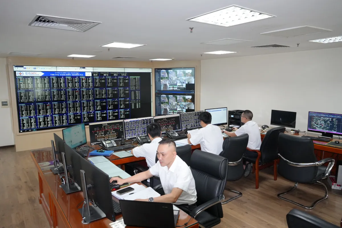 EVNNPC chủ động ứng ph&oacute; trước &aacute;p lực phụ tải tăng cao- Ảnh 1.