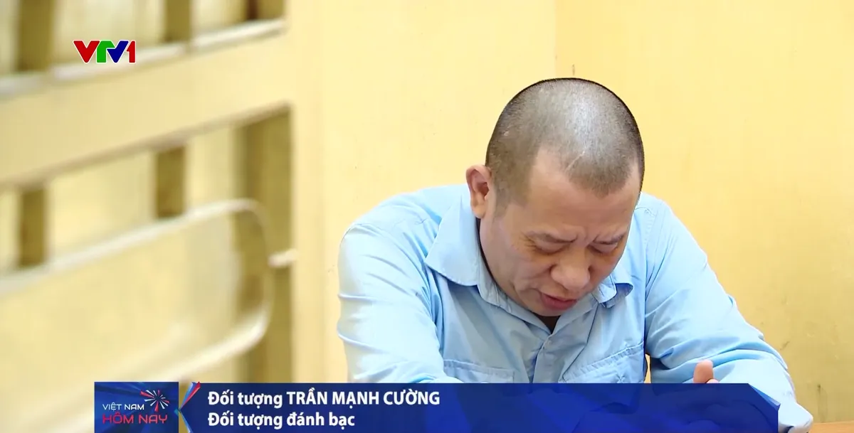C&aacute; độ b&oacute;ng đ&aacute;: Từ nợ nần đến v&ograve;ng lao l&yacute;- Ảnh 2.