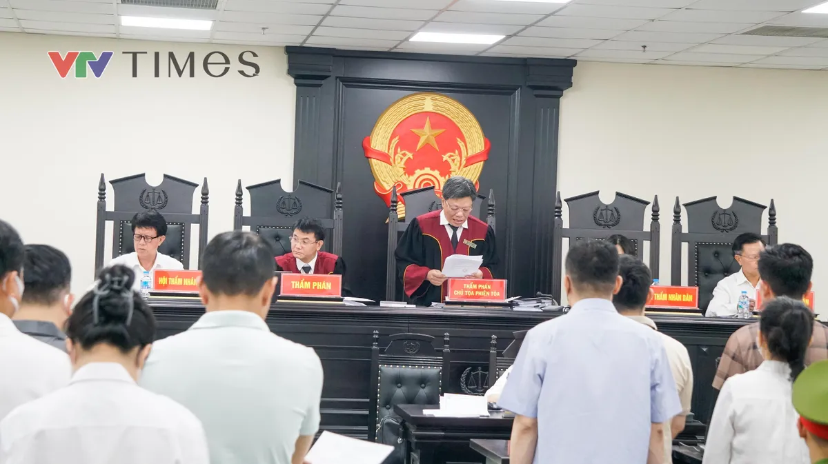 Vụ C&ocirc;ng ty Nam Triệu: Cựu gi&aacute;m đốc khai "đi mổ u" vẫn bị cấp tr&ecirc;n th&uacute;c chia tiền tham &ocirc;- Ảnh 1.