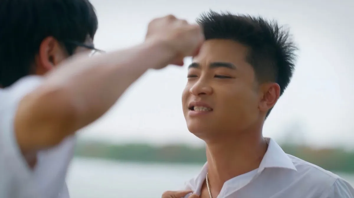 Ph&iacute;a b&ecirc;n kia th&agrave;nh phố - Tập 19: Lan gi&aacute;n tiếp khiến Khu&ecirc; gặp nguy hiểm t&iacute;nh mạng, Cương đối mặt v&ograve;ng lao l&yacute; - Ảnh 7.
