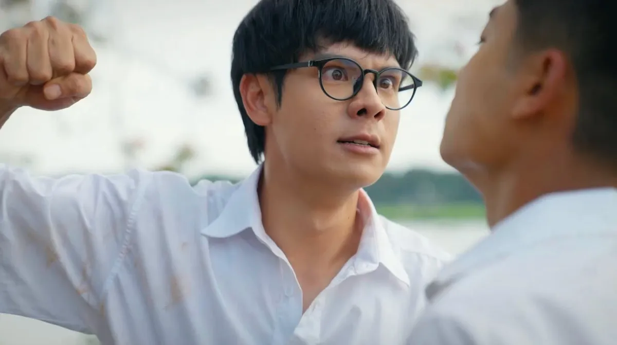 Ph&iacute;a b&ecirc;n kia th&agrave;nh phố - Tập 19: Lan gi&aacute;n tiếp khiến Khu&ecirc; gặp nguy hiểm t&iacute;nh mạng, Cương đối mặt v&ograve;ng lao l&yacute; - Ảnh 6.