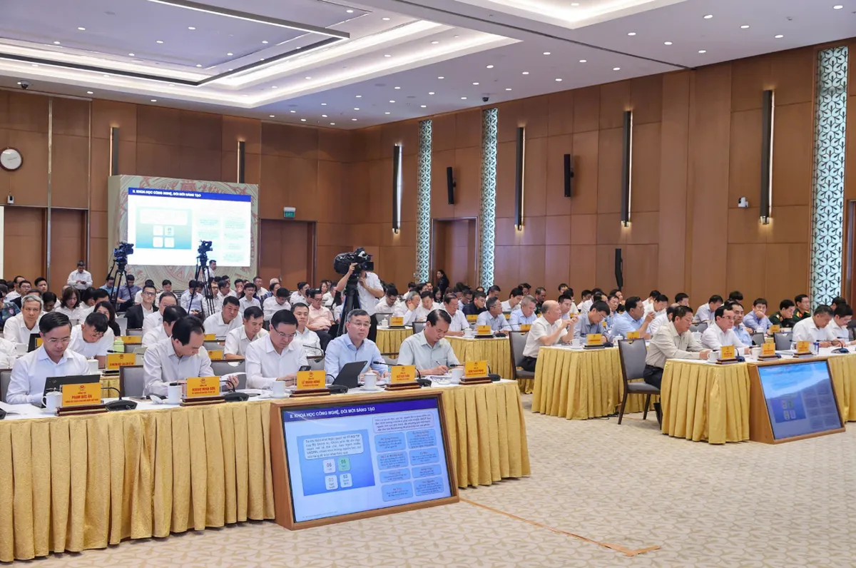 Cần cơ chế giao việc, hậu kiểm v&agrave; khuyến kh&iacute;ch r&otilde; r&agrave;ng với doanh nghiệp c&ocirc;ng nghệ  - Ảnh 2.