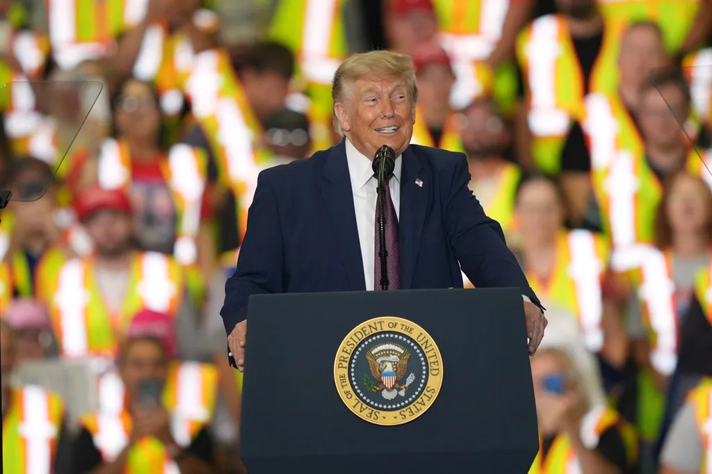 Tổng thống Trump: Iran cho ph&eacute;p IAEA thanh s&aacute;t hạt nh&acirc;n - Ảnh 1.