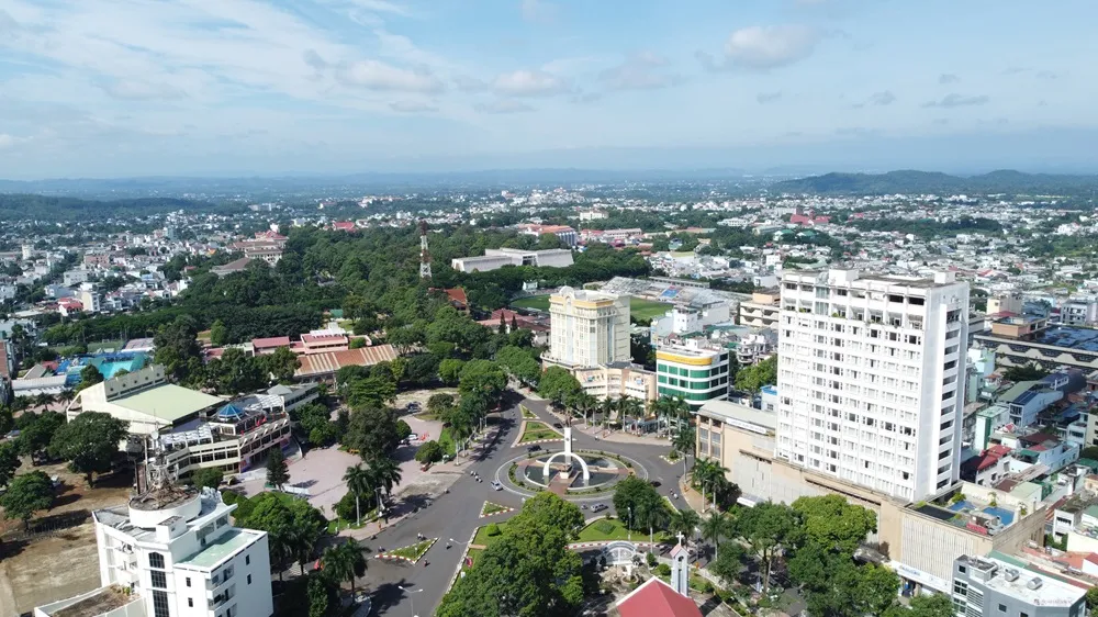 Chủ tịch tỉnh Đắk Lắk: Kiến tạo ch&iacute;nh quyền h&agrave;nh động, đồng h&agrave;nh c&ugrave;ng doanh nghiệp- Ảnh 1.
