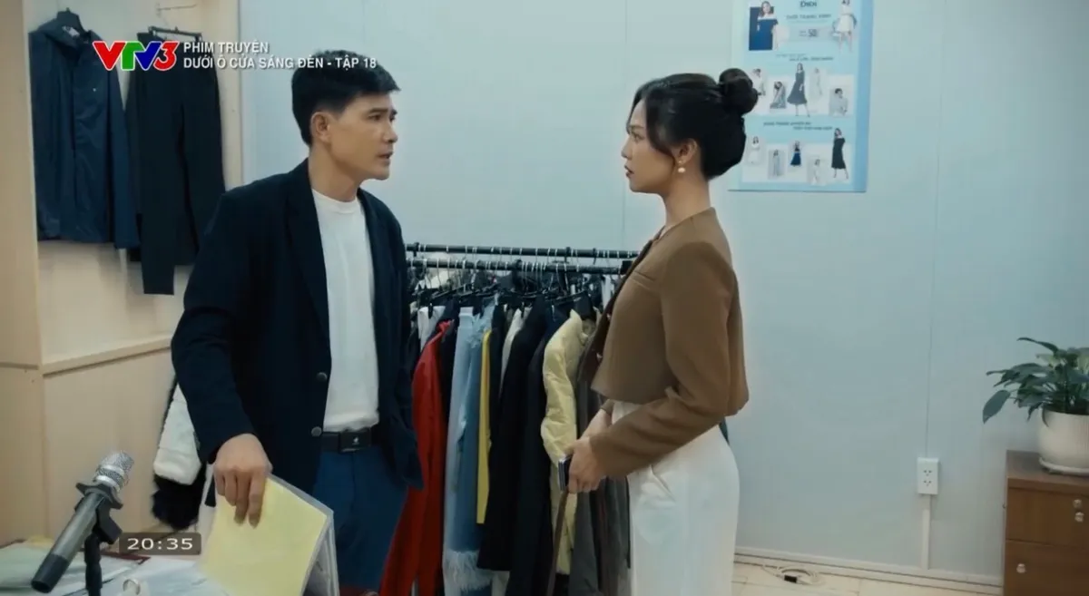 Dưới &ocirc; cửa s&aacute;ng đ&egrave;n - Tập 18: Diệu v&agrave; Dương đồng thuận ly h&ocirc;n; bạn trai V&acirc;n lấy trộm v&agrave;ng của Sinh - Ảnh 8.
