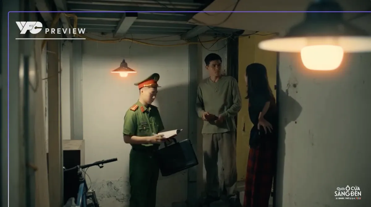 Dưới &ocirc; cửa s&aacute;ng đ&egrave;n - Tập 18: Dương kh&ocirc;ng đồng &yacute; k&yacute; đơn ly h&ocirc;n, Diệu vẫn ki&ecirc;n quyết chia tay - Ảnh 3.