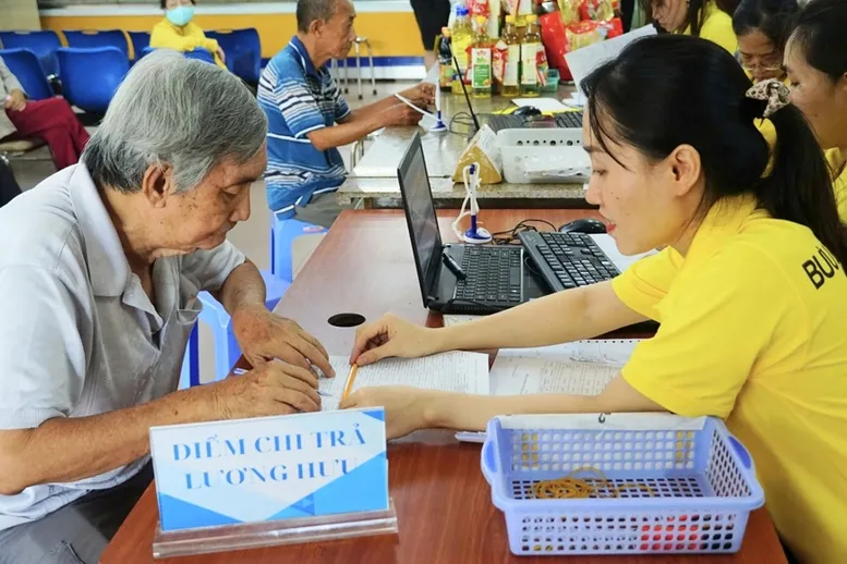 Đề xuất bỏ giới hạn 1 năm l&agrave;m lại giấy ủy quyền nhận lương hưu - Ảnh 1.