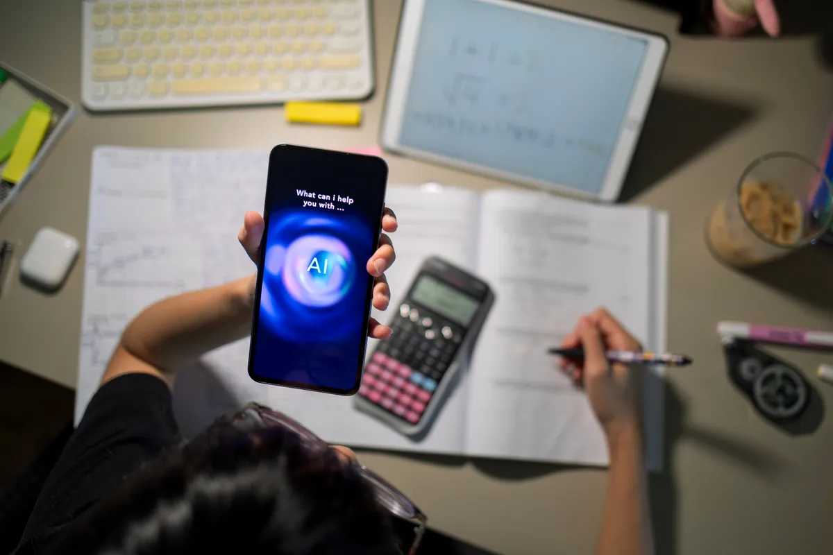 C&oacute; n&ecirc;n cấm trẻ em sử dụng AI?- Ảnh 3.