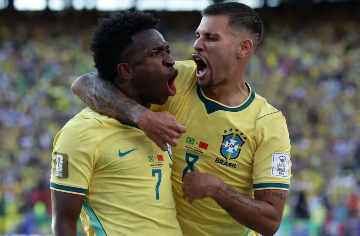 Brazil khẳng định đẳng cấp, Vinicius gi&uacute;p đội nh&agrave; giữ ng&ocirc;i đầu bảng C- Ảnh 1.