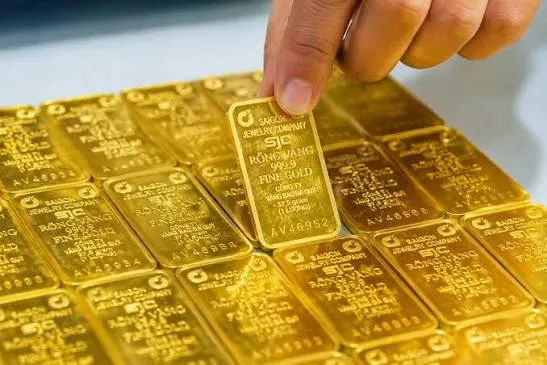 V&agrave;ng trong nước mất tới 1,5 triệu đồng/lượng, gi&aacute; thế giới rơi xuống đ&aacute;y hơn 7 th&aacute;ng- Ảnh 1.