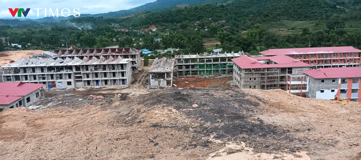 Điện Bi&ecirc;n: Chạy đua với thời gian để kịp đ&oacute;n học sinh v&ugrave;ng bi&ecirc;n v&agrave;o năm học mới - Ảnh 1.
