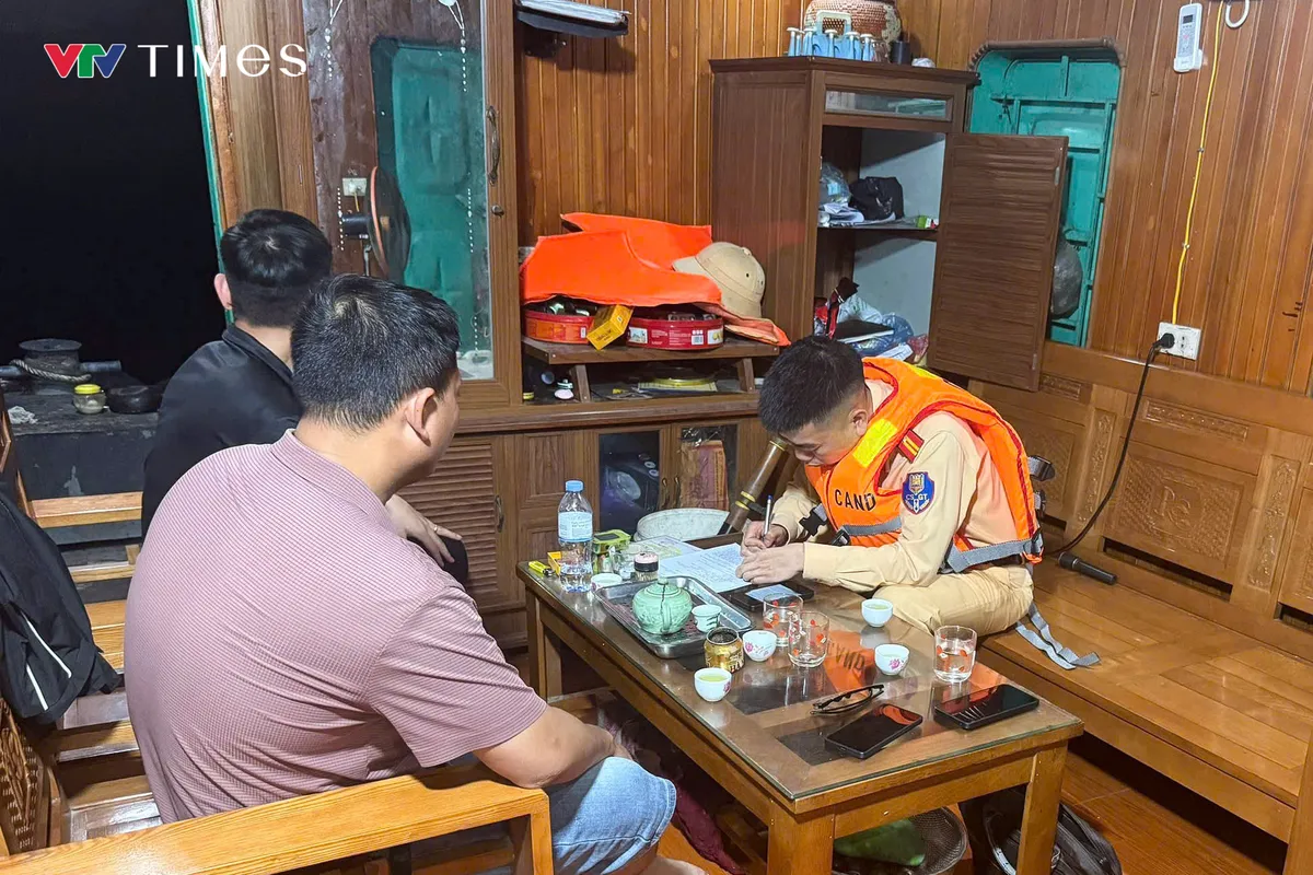 Hà Nội: Xử phạt 86 triệu đồng đối với 2 bến vật liệu xây dựng không phép hoạt động trong đêm- Ảnh 2.