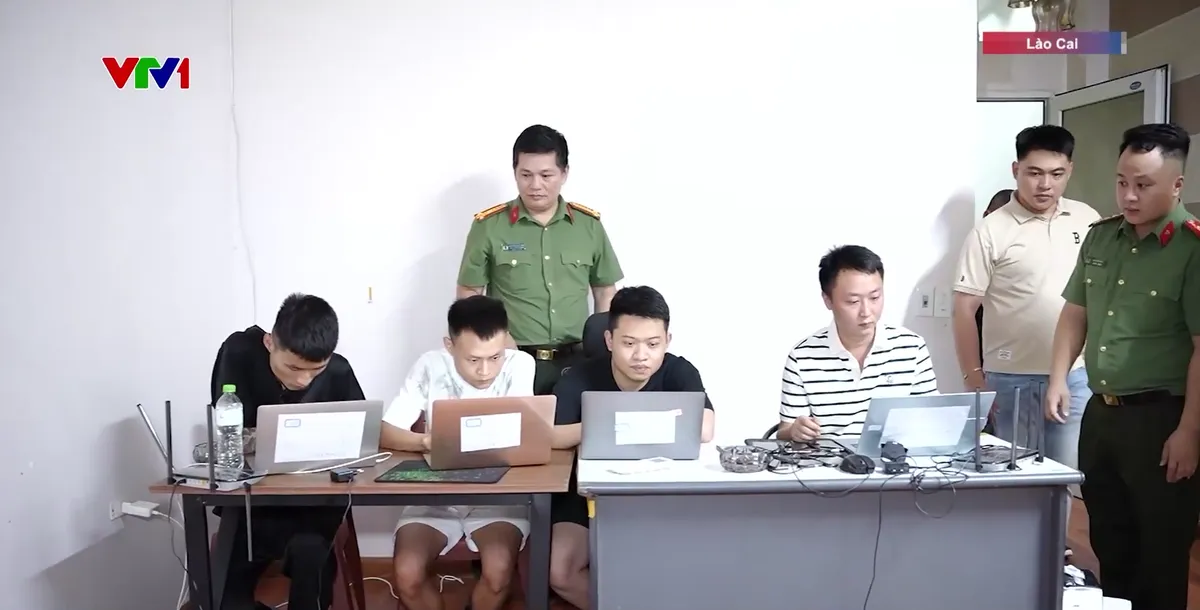Khởi tố c&aacute;c đối tượng thu&ecirc; nh&agrave; d&acirc;n để tổ chức lừa đảo trực tuyến- Ảnh 1.