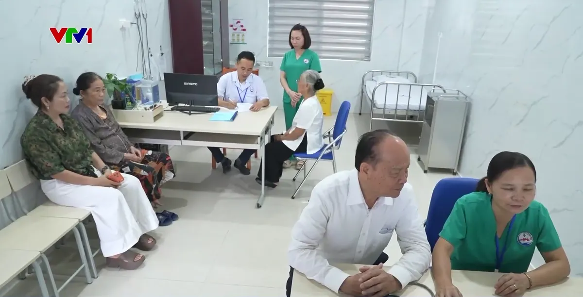 H&agrave; Nội triển khai m&ocirc; h&igrave;nh chăm s&oacute;c sức khỏe ban ng&agrave;y cho người cao tuổi - Ảnh 2.