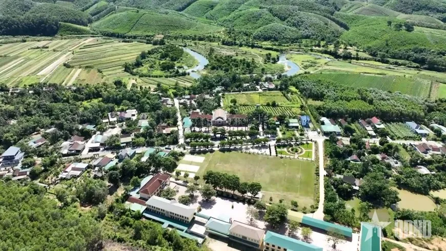 Hà Tĩnh: Làm giàu từ mô hình chăn nuôi tổng hợp trên vùng đất biên giới xã Sơn Hồng- Ảnh 1.