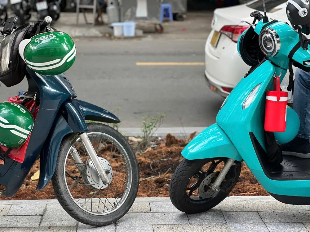 Nhiều người hối hận v&igrave; chuyển sang xe điện qu&aacute; muộn: Khi &ldquo;cuộc đua xanh&rdquo; đ&atilde; đi trước một bước- Ảnh 1.