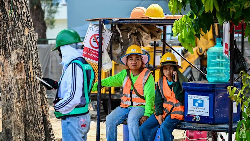 Thủ đ&ocirc; của Th&aacute;i Lan ch&igrave;m trong nắng n&oacute;ng chạm ngưỡng 51,9&deg;C- Ảnh 1.