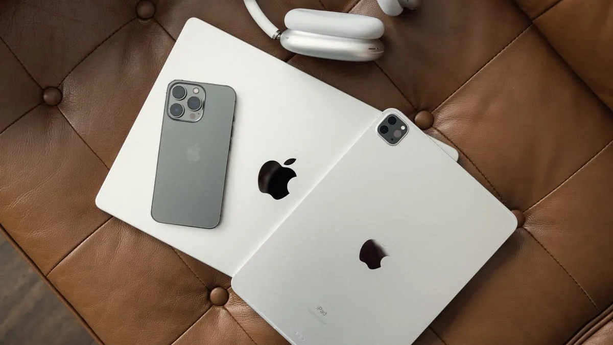 Apple tăng gi&aacute; Mac v&agrave; iPad do chi ph&iacute; chip nhớ leo thang v&igrave; l&agrave;n s&oacute;ng AI- Ảnh 1.