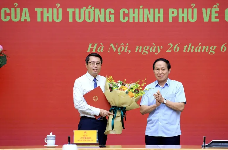 &Ocirc;ng Trần Anh Tiến được bổ nhiệm giữ chức Ph&oacute; Chủ nhiệm Văn ph&ograve;ng Ch&iacute;nh phủ- Ảnh 1.