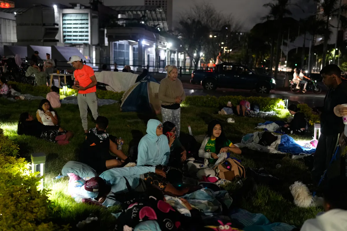 Venezuela chạy đua khắc phục hậu quả động đất- Ảnh 2.