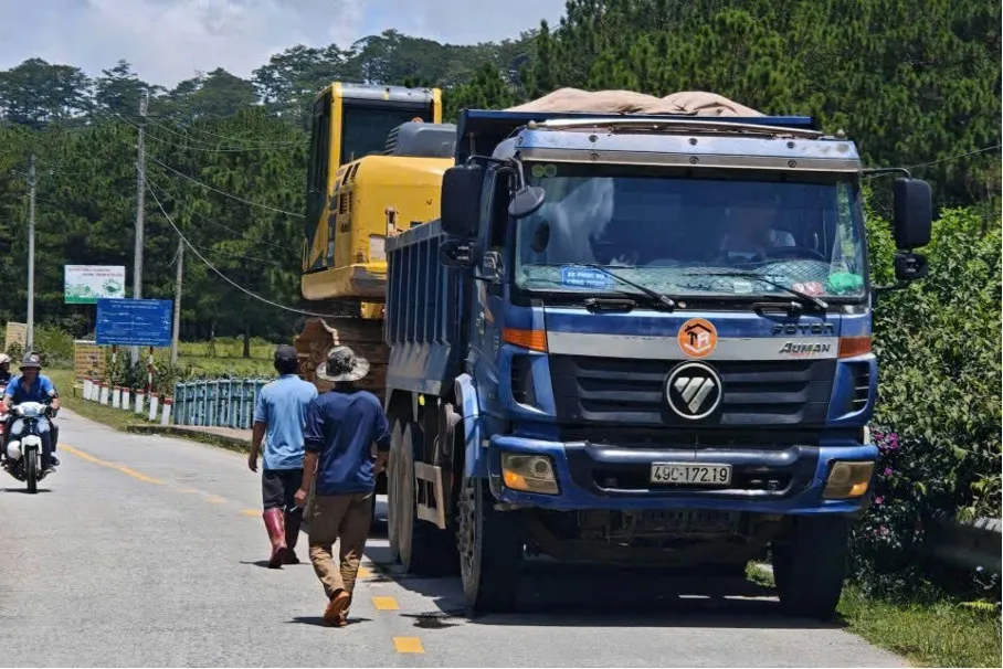 Xử l&yacute; người đ&agrave;n &ocirc;ng đ&agrave;o ao kh&ocirc;ng ph&eacute;p trong Khu du lịch quốc gia Đankia - Suối V&agrave;ng - Ảnh 4.
