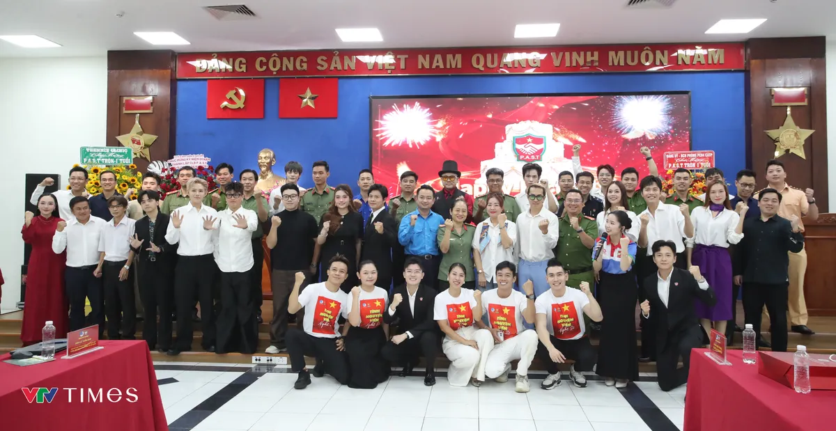 Khi nghệ sĩ l&agrave; chiến sĩ chống ma t&uacute;y- Ảnh 3.