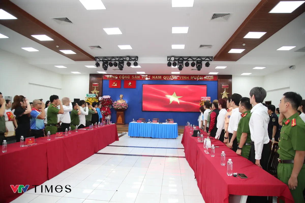 Khi nghệ sĩ l&agrave; chiến sĩ chống ma t&uacute;y- Ảnh 1.