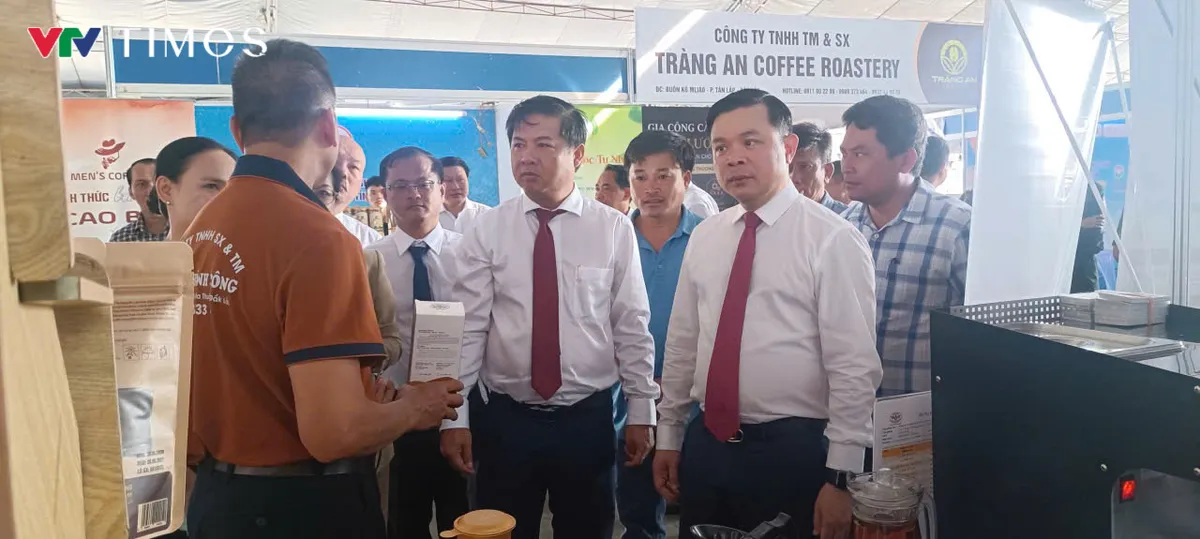 Lấy khoa học, c&ocirc;ng nghệ, đổi mới s&aacute;ng tạo v&agrave; chuyển đổi số l&agrave;m nền tảng để ph&aacute;t triển bền vững - Ảnh 3.