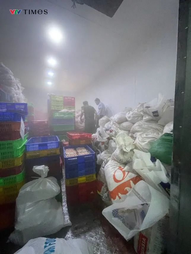 Ph&aacute;t hiện hơn 7 tấn ch&acirc;n g&agrave; qu&aacute; hạn, kh&ocirc;ng r&otilde; nguồn gốc tại cơ sở chế biến ở TP Đồng Nai- Ảnh 1.