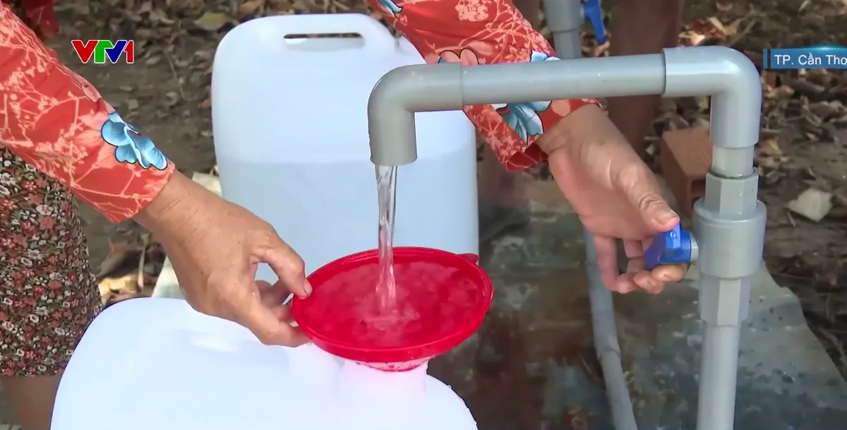 TP Cần Thơ duy tr&igrave; 37 điểm cấp nước miễn ph&iacute; ứng ph&oacute; El Nino - Ảnh 2.