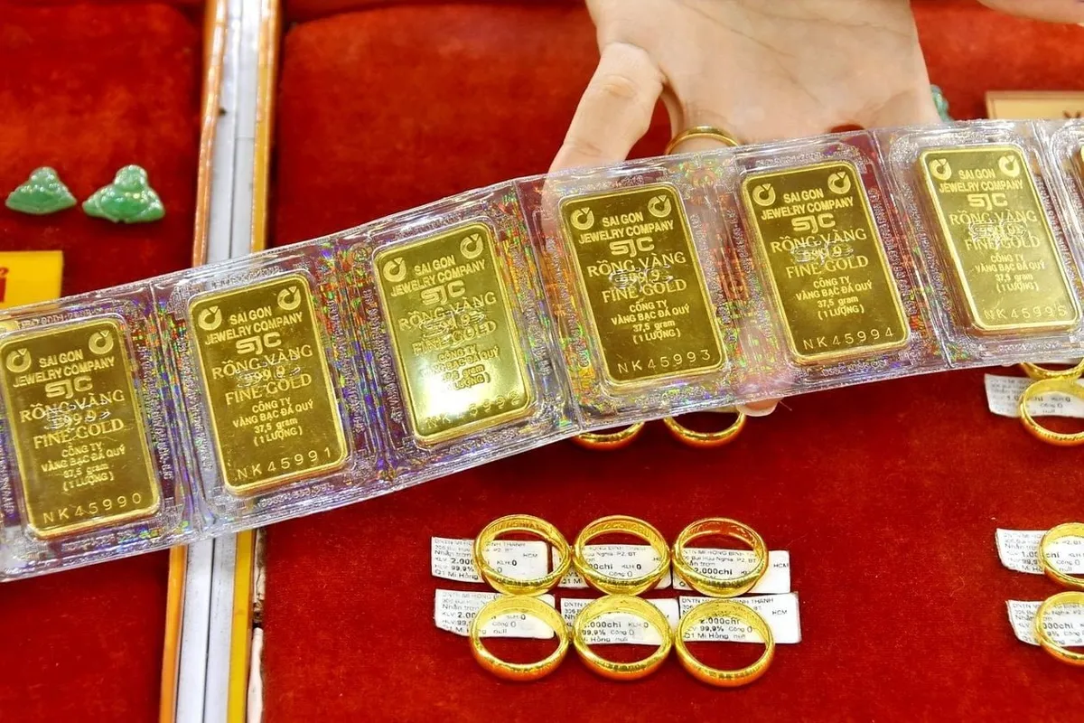 Gi&aacute; v&agrave;ng trong nước bật tăng mạnh, v&agrave;ng miếng SJC l&ecirc;n 148,5 triệu đồng/lượng- Ảnh 1.