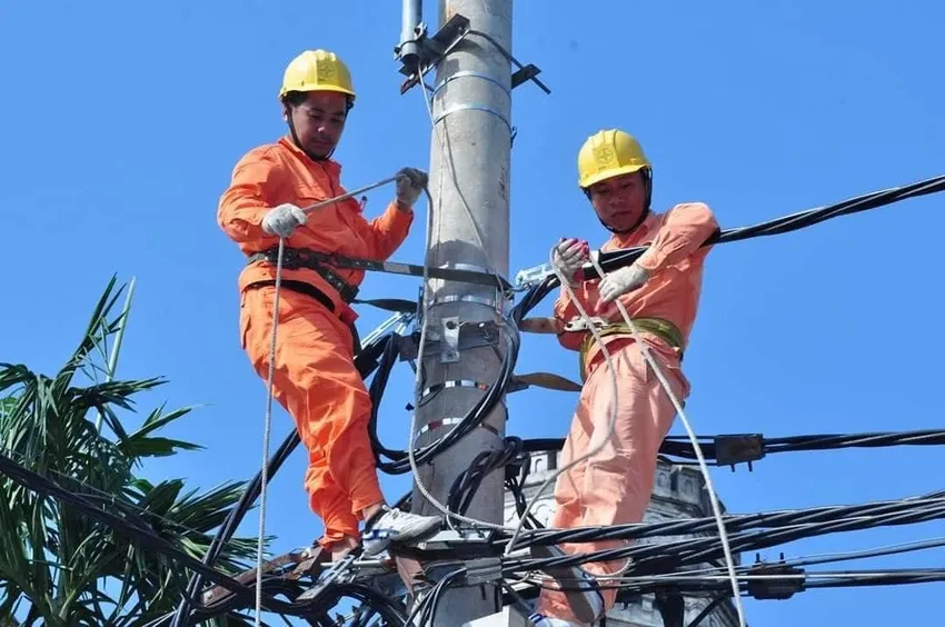 Nhu cầu ti&ecirc;u thụ điện lập đỉnh mới rồi giảm mạnh sau mưa, hệ thống điện vẫn vận h&agrave;nh ổn định- Ảnh 1.