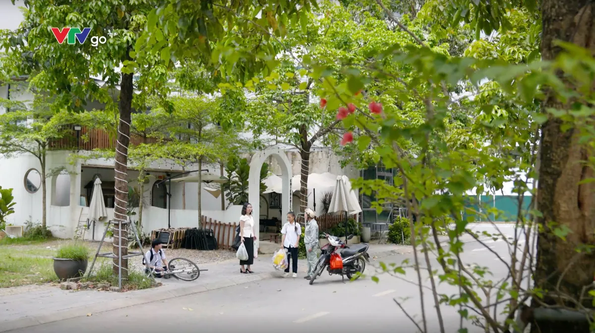 Ph&iacute;a b&ecirc;n kia th&agrave;nh phố - Tập 21: Cương kh&ocirc;ng ngừng tự tr&aacute;ch, b&agrave; Xu&acirc;n một mực khước từ người chị em th&acirc;n thiết - Ảnh 13.