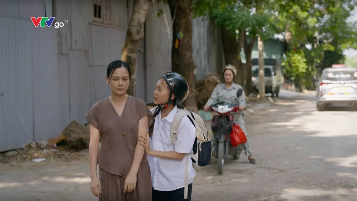 Ph&iacute;a b&ecirc;n kia th&agrave;nh phố - Tập 21: Cương kh&ocirc;ng ngừng tự tr&aacute;ch, b&agrave; Xu&acirc;n một mực khước từ người chị em th&acirc;n thiết - Ảnh 15.