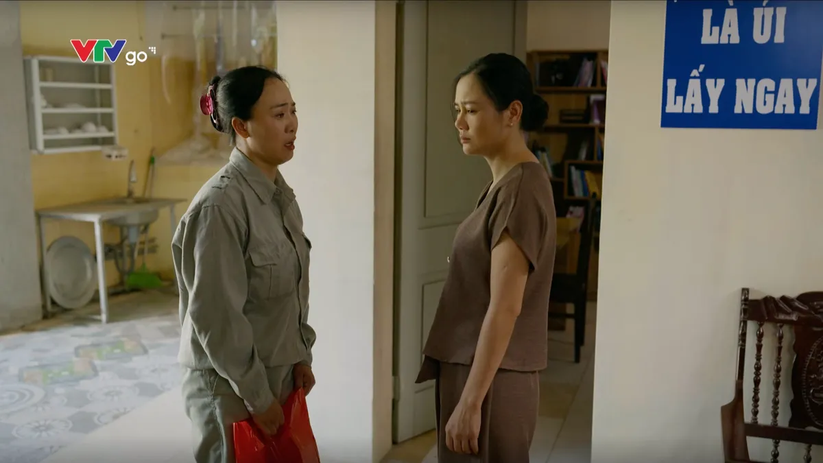 Ph&iacute;a b&ecirc;n kia th&agrave;nh phố - Tập 21: Cương kh&ocirc;ng ngừng tự tr&aacute;ch, b&agrave; Xu&acirc;n một mực khước từ người chị em th&acirc;n thiết - Ảnh 16.