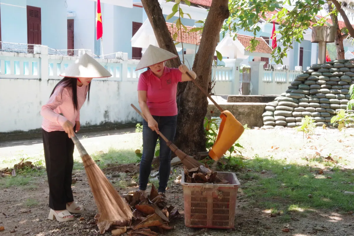 Trường Sa nơi đầu s&oacute;ng: Sức sống m&atilde;nh liệt từ những m&aacute;i ấm gia đ&igrave;nh - Ảnh 4.