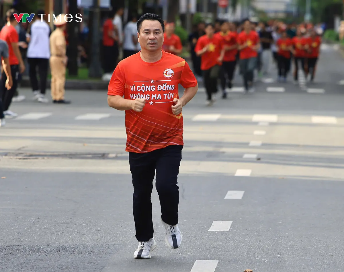 Lãnh đạo và dân TP Hồ Chí Minh tham gia chạy bộ hưởng ứng xây dựng địa bàn không ma túy- Ảnh 6.
