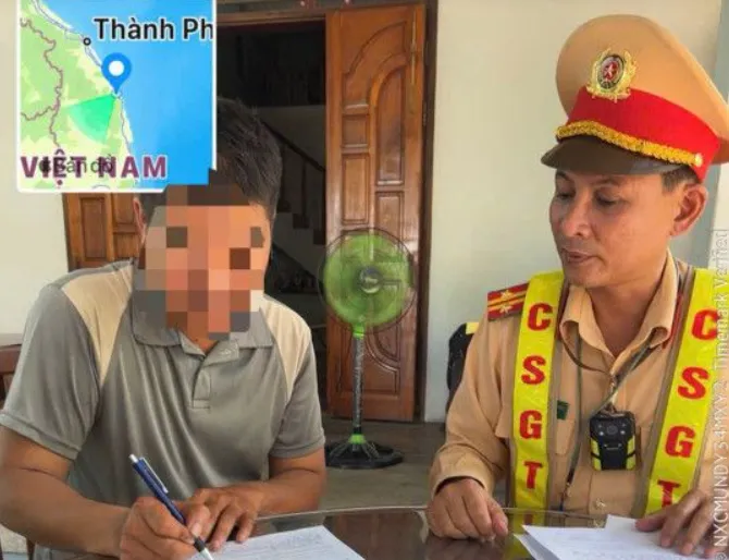 Vượt đường ngang khi cần chắn đang hạ, t&agrave;i xế xe tải bị phạt 19 triệu đồng, tước GPLX 2 th&aacute;ng- Ảnh 1.