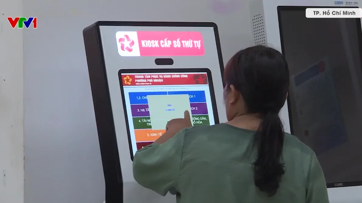 TP Hồ Chí Minh ứng dụng công nghệ số ngay từ cấp phường, xã, hướng đến đô thị thông minh - Ảnh 1.