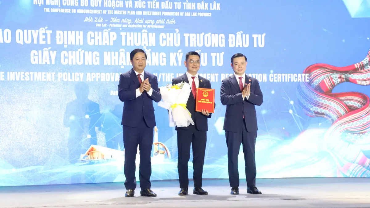 Đắk Lắk cần tập trung th&aacute;o gỡ c&aacute;c điểm nghẽn ph&aacute;t triển - Ảnh 2.