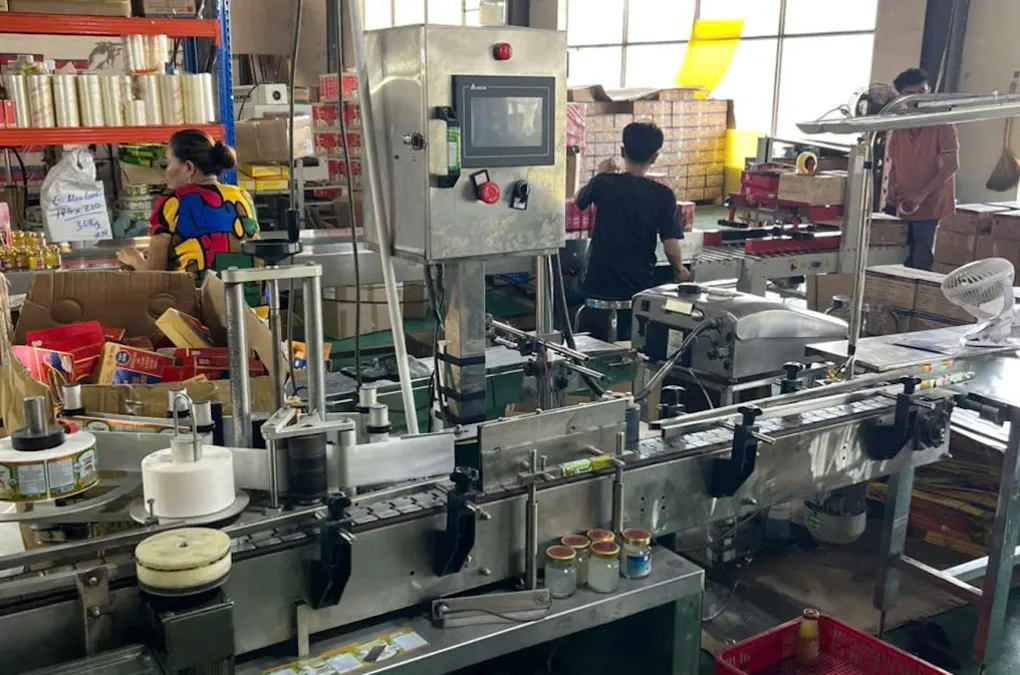 Khởi tố đường d&acirc;y sản xuất nước yến giả quy m&ocirc; lớn, mỗi ng&agrave;y tung ra tới 15.000 sản phẩm- Ảnh 1.