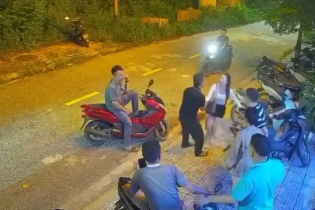 C&ocirc;ng an l&agrave;m r&otilde; vụ c&ocirc; g&aacute;i bị người đ&agrave;n &ocirc;ng lạ tấn c&ocirc;ng trước qu&aacute;n karaoke ở Ninh B&igrave;nh- Ảnh 1.
