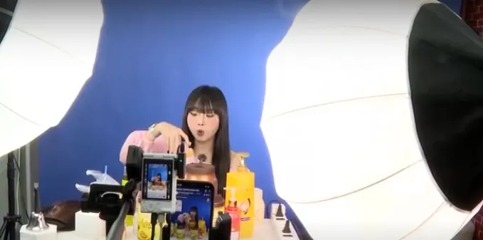 Minh bạch th&ocirc;ng tin nh&agrave; s&aacute;ng tạo nội dung - Ảnh 1.