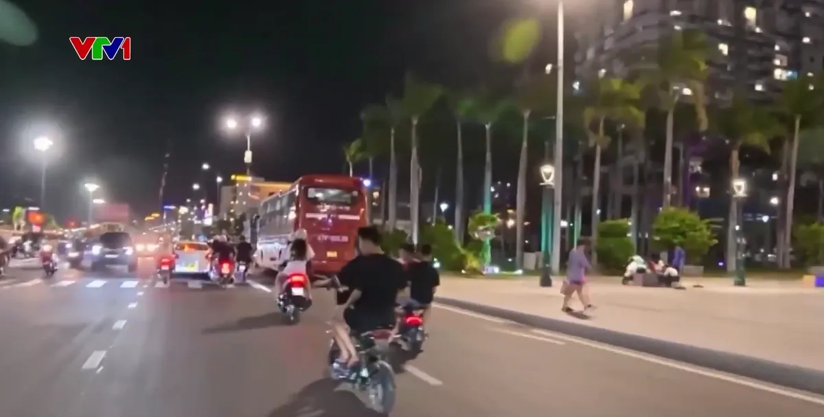 Tăng cường tuần tra, xử l&yacute; thanh thiếu ni&ecirc;n vi phạm giao th&ocirc;ng tại - Ảnh 2.