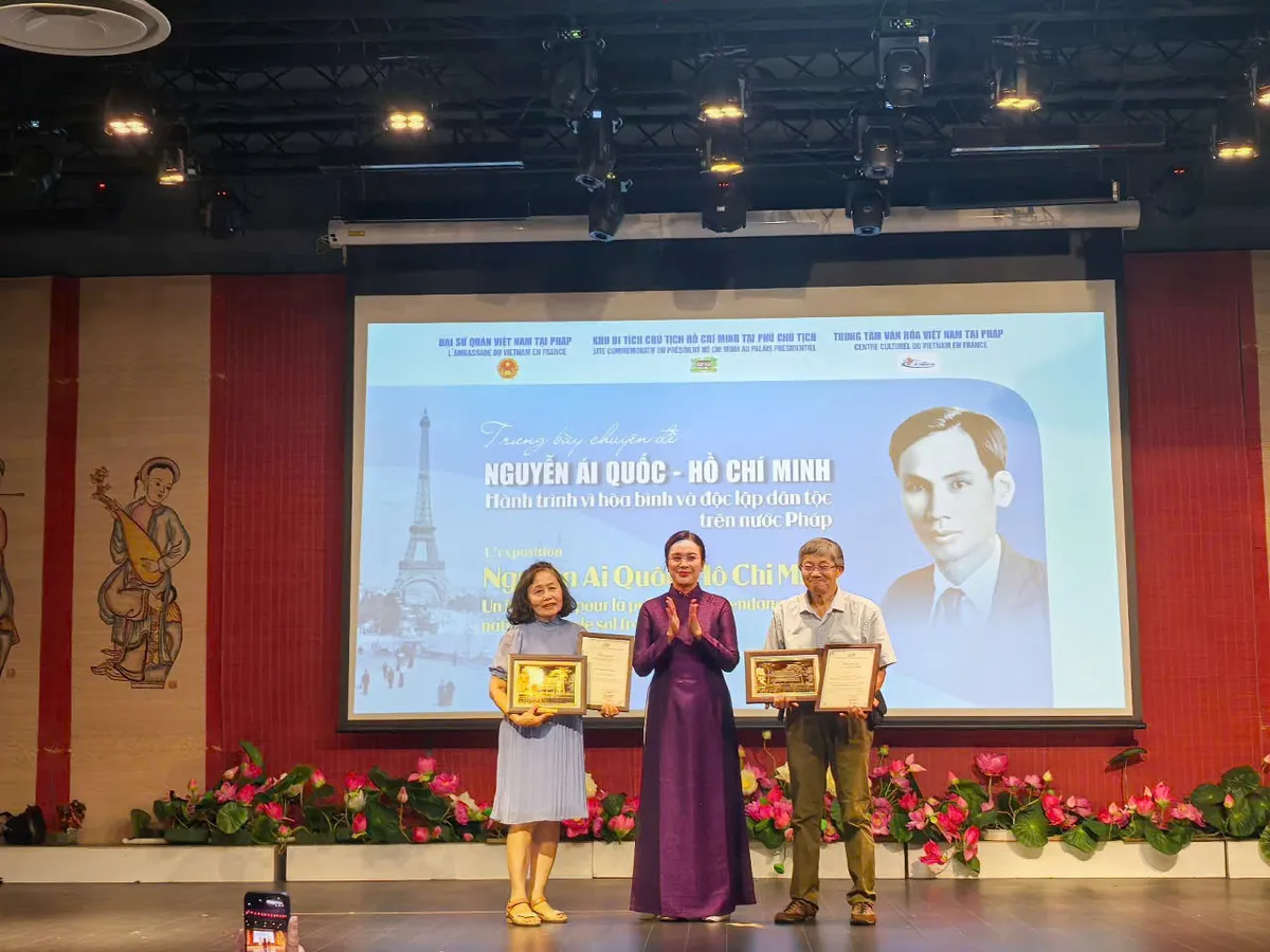 Chuỗi hoạt động văn hóa - khoa học tôn vinh Chủ tịch Hồ Chí Minh tại Pháp - Ảnh 4.